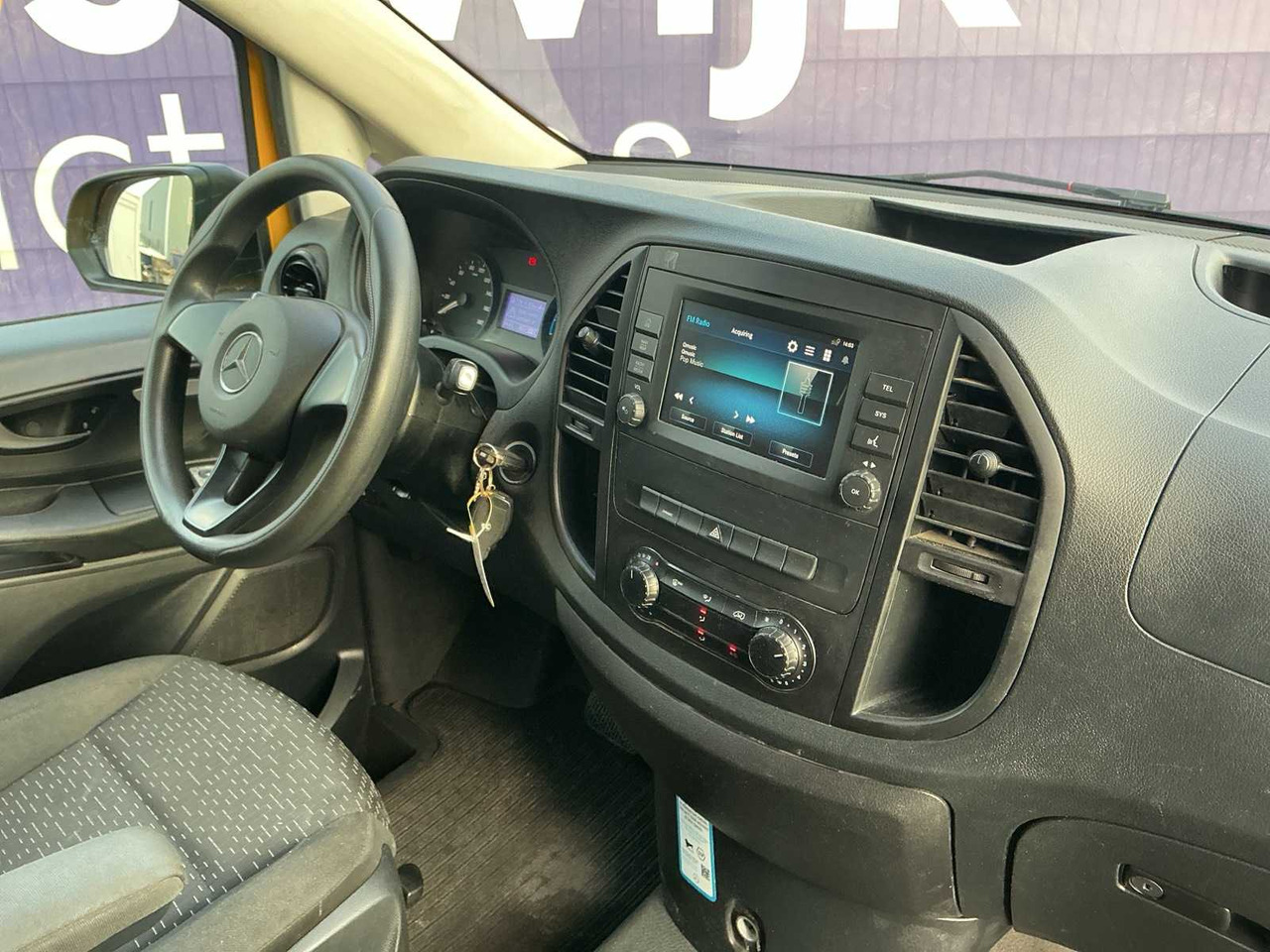 Van pengiriman 2020 - MERCEDES-BENZ - EVITO - EVITO LONG 41KWH - COMMERCIAL VEHICLE: gambar 8