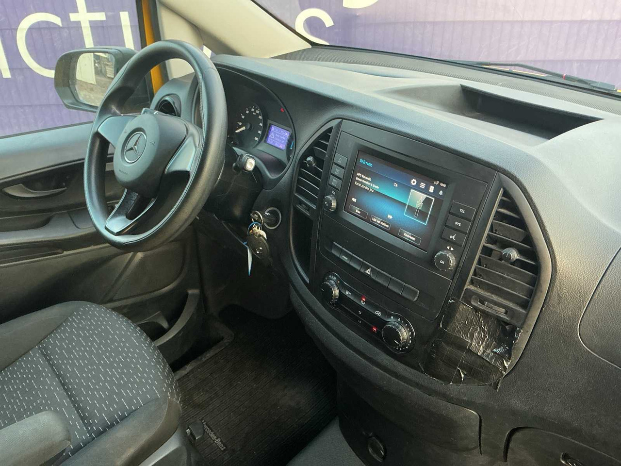 Van pengiriman 2020 - MERCEDES-BENZ - EVITO - EVITO LONG 41KWH - COMMERCIAL VEHICLE: gambar 8