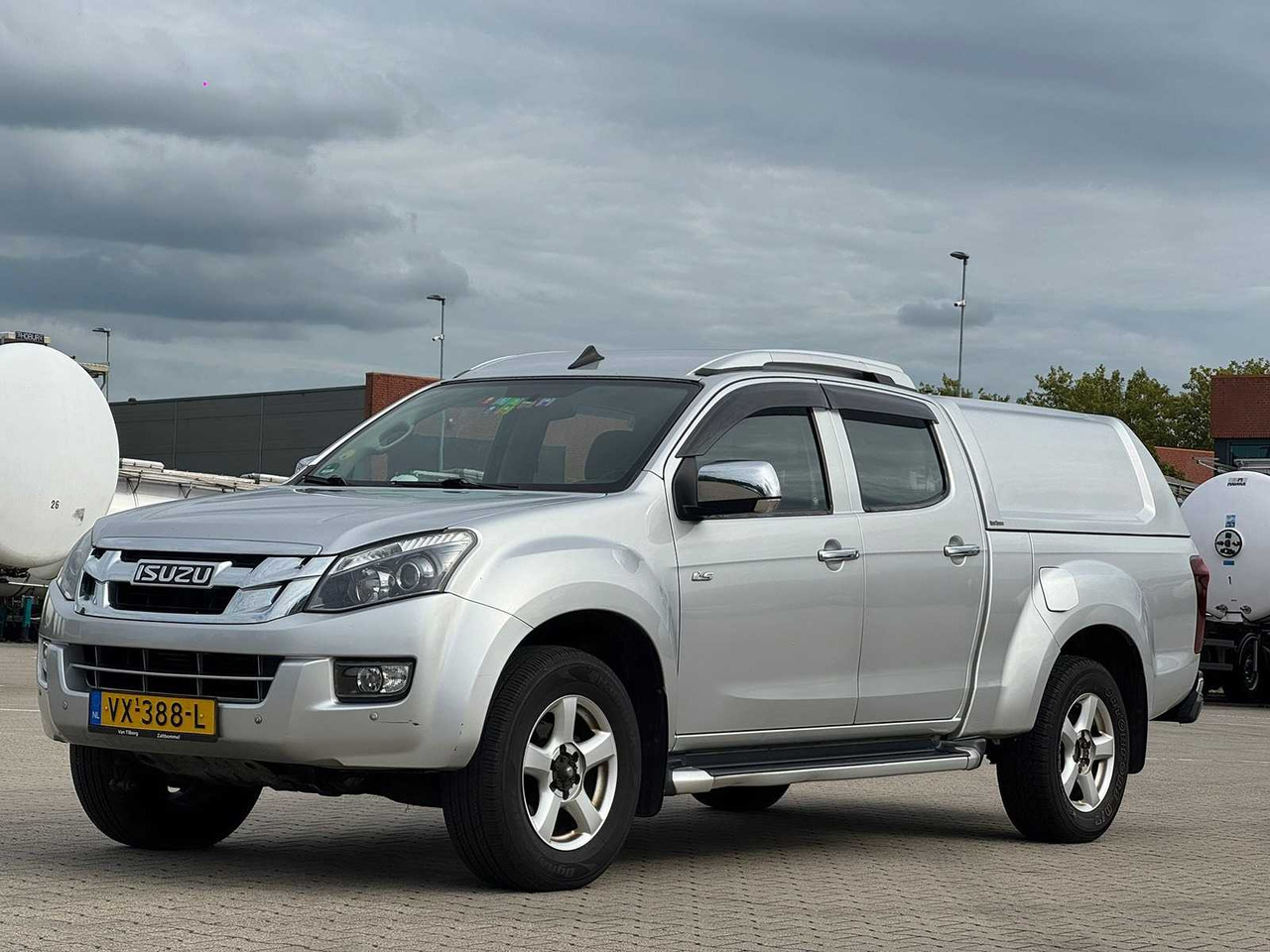 ISUZU D-MAX 2.5 DOUBLE CAB LSX 5-PERSON - 2016 | VX-388-L - Van pengiriman: gambar 1 ISUZU D-MAX 2.5 DOUBLE CAB LSX 5-PERSON - 2016 | VX-388-L - Van pengiriman: gambar 1