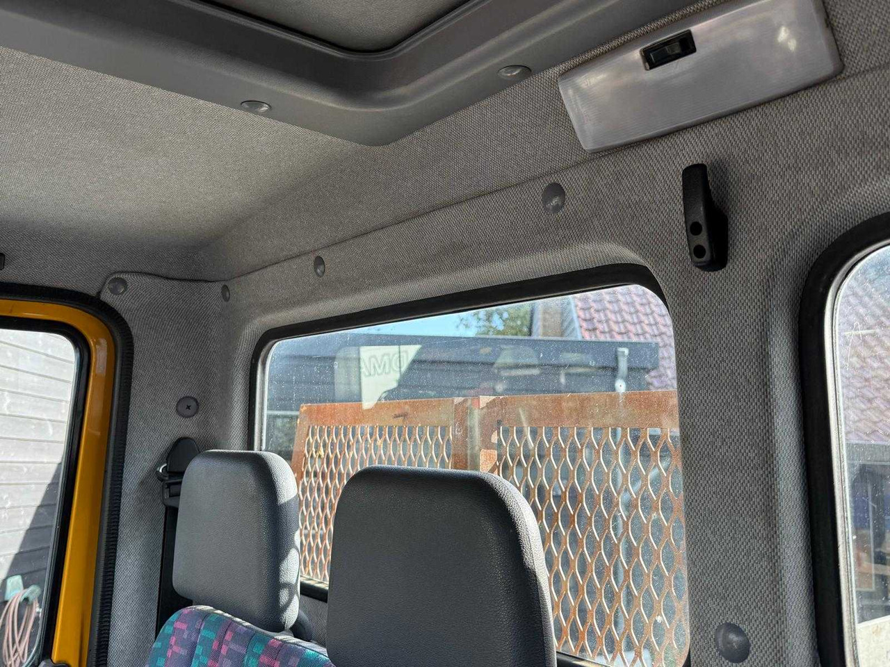 Van pengiriman MERCEDES - VARIO 814 4X4 - COMMERCIAL VEHICLE TIPPER: gambar 15 Van pengiriman MERCEDES - VARIO 814 4X4 - COMMERCIAL VEHICLE TIPPER: gambar 15