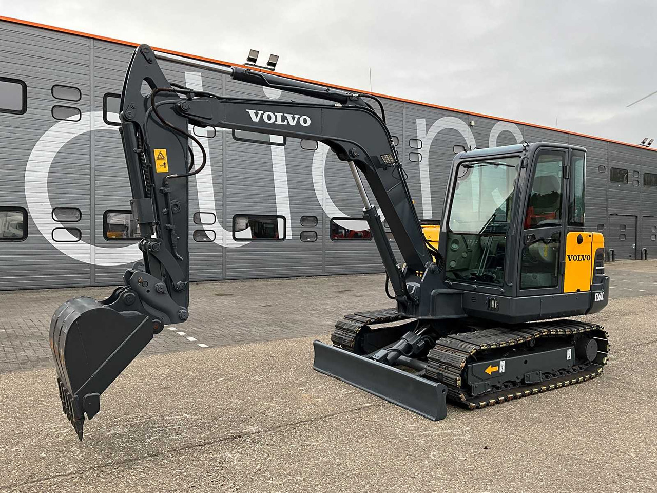 Volvo EC60C - Ekskavator perayap: gambar 1 Volvo EC60C - Ekskavator perayap: gambar 1