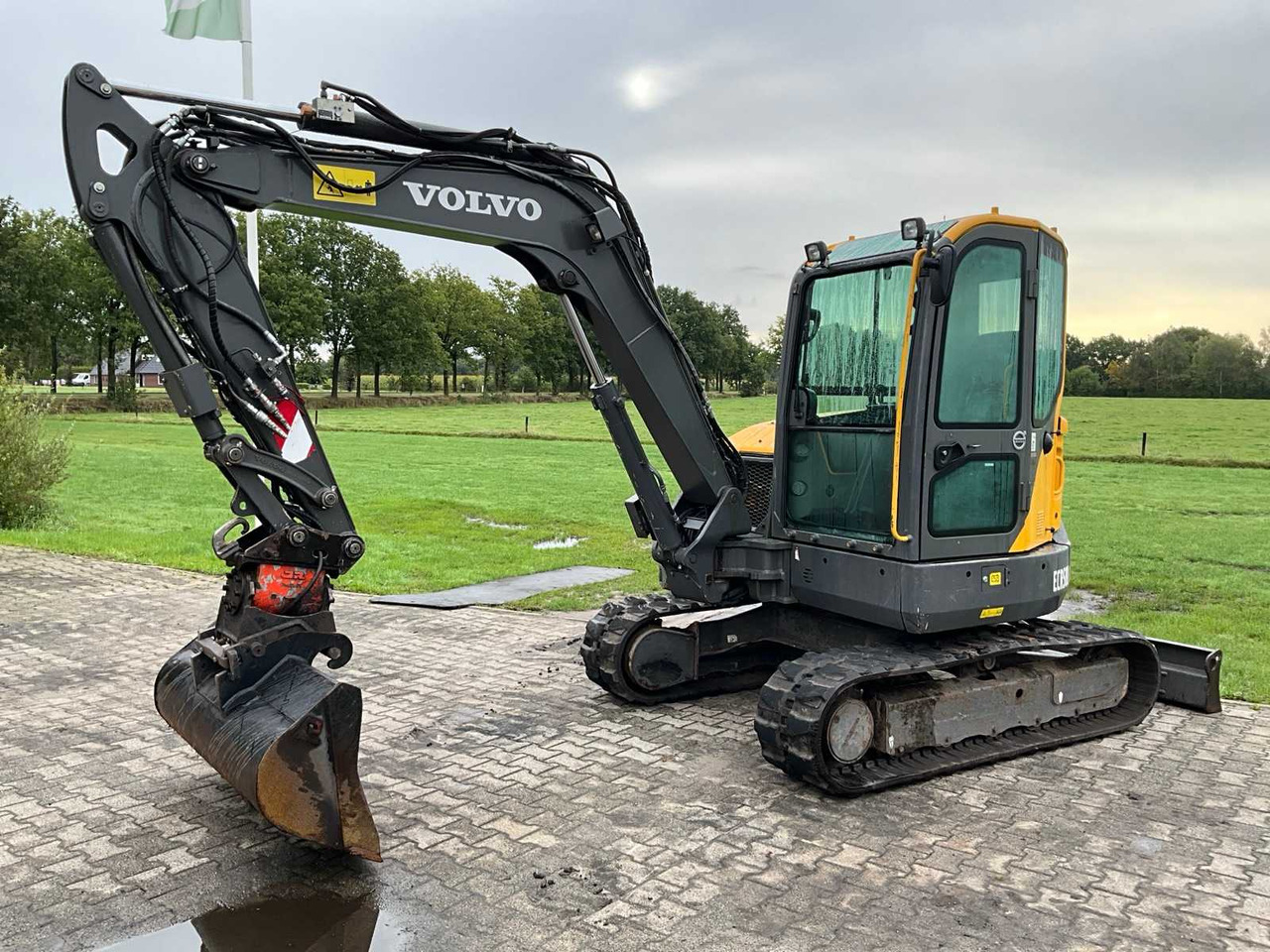Volvo ECR580 - Ekskavator perayap: gambar 2 Volvo ECR580 - Ekskavator perayap: gambar 2