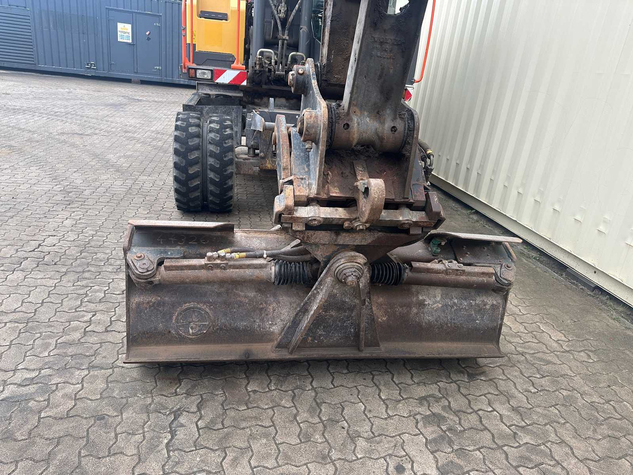 Ekskavator roda Volvo EW160E: gambar 12