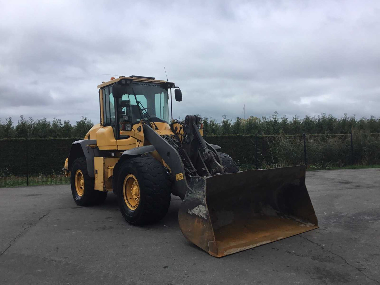 Volvo L70G - Wheel loader: gambar 2 Volvo L70G - Wheel loader: gambar 2