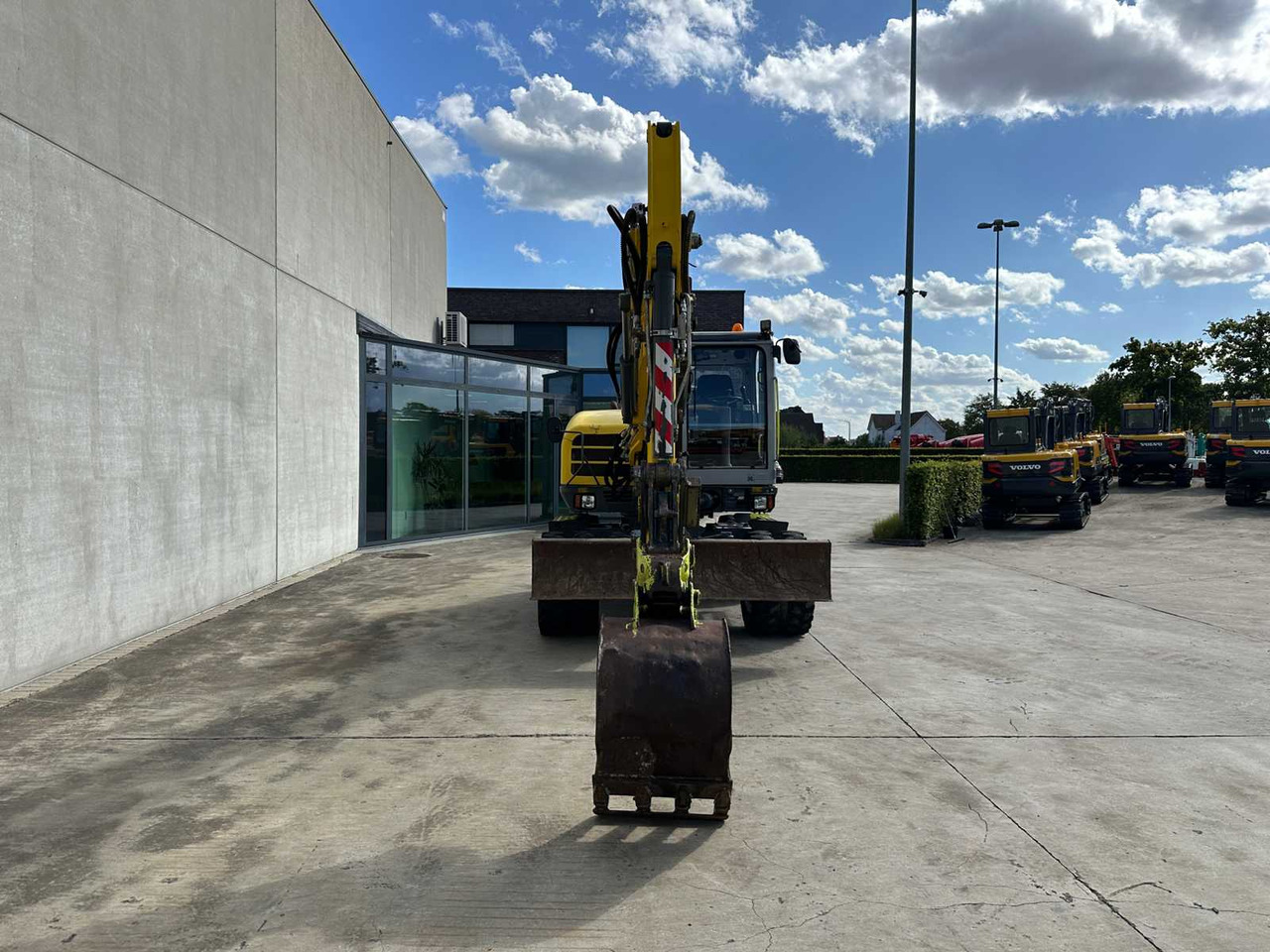 WACKER NEUSON - 2019 - EW100 - WHEELED EXCAVATOR - Ekskavator roda: gambar 2 WACKER NEUSON - 2019 - EW100 - WHEELED EXCAVATOR - Ekskavator roda: gambar 2