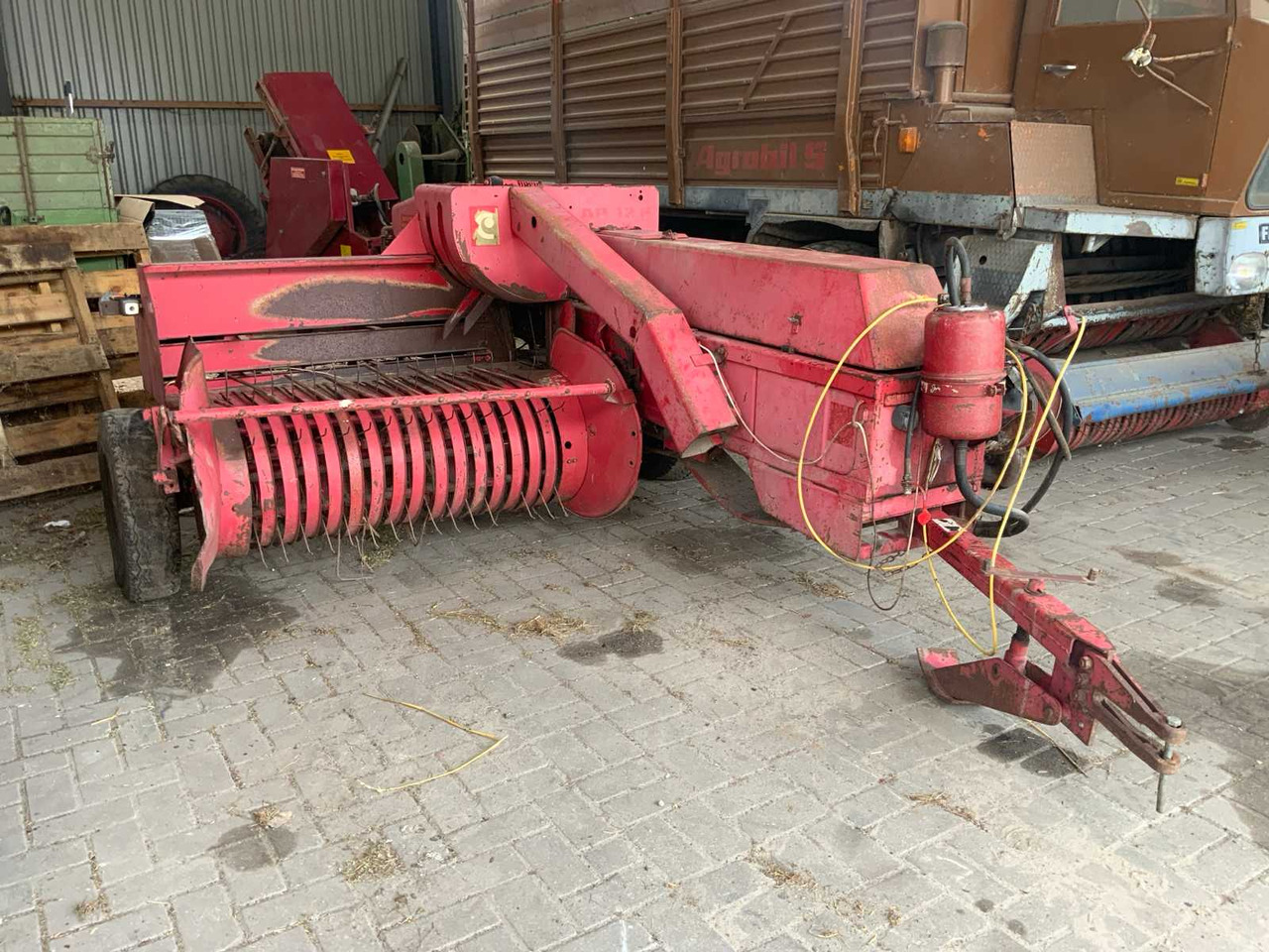 Welger AP12K - Baler persegi: gambar 3 Welger AP12K - Baler persegi: gambar 3