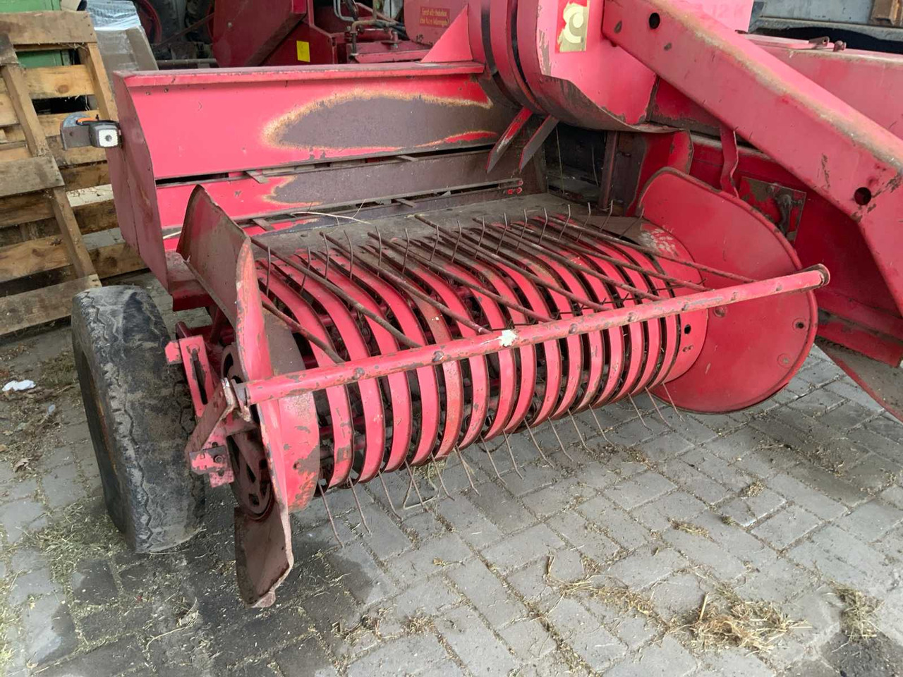 Welger AP12K - Baler persegi: gambar 4 Welger AP12K - Baler persegi: gambar 4
