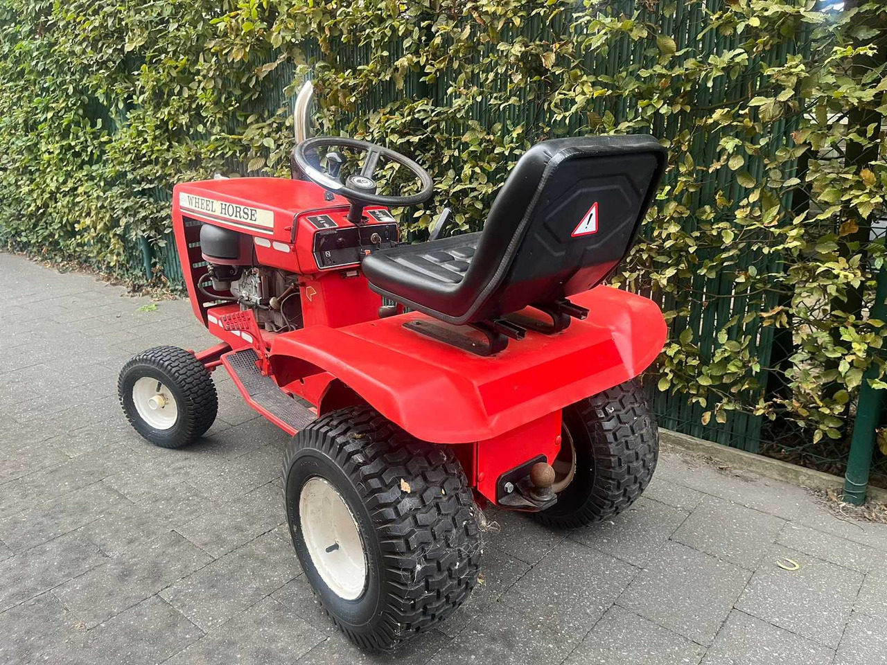 Wheel Horse - Mesin pemotong rumput: gambar 5 Wheel Horse - Mesin pemotong rumput: gambar 5