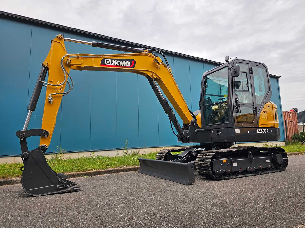 XCMG 2025 XCMG XE60GA CRAWLER EXCAVATOR - Ekskavator perayap: gambar 1 XCMG 2025 XCMG XE60GA CRAWLER EXCAVATOR - Ekskavator perayap: gambar 1
