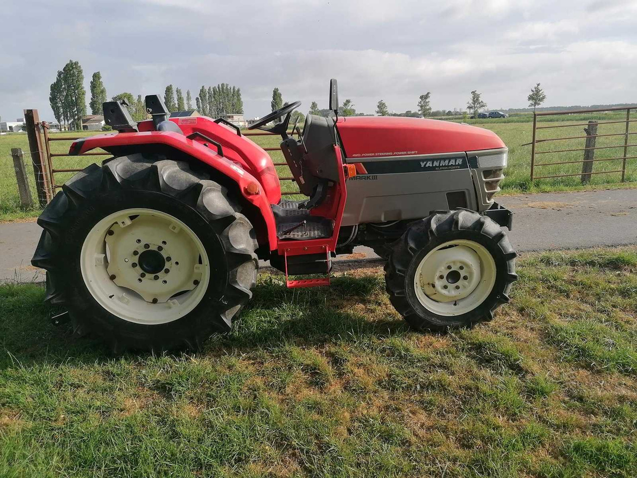 Yanmar AF-33 - Traktor kompak: gambar 3 Yanmar AF-33 - Traktor kompak: gambar 3