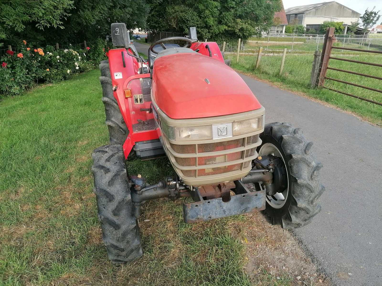 Yanmar AF-33 - Traktor kompak: gambar 2 Yanmar AF-33 - Traktor kompak: gambar 2