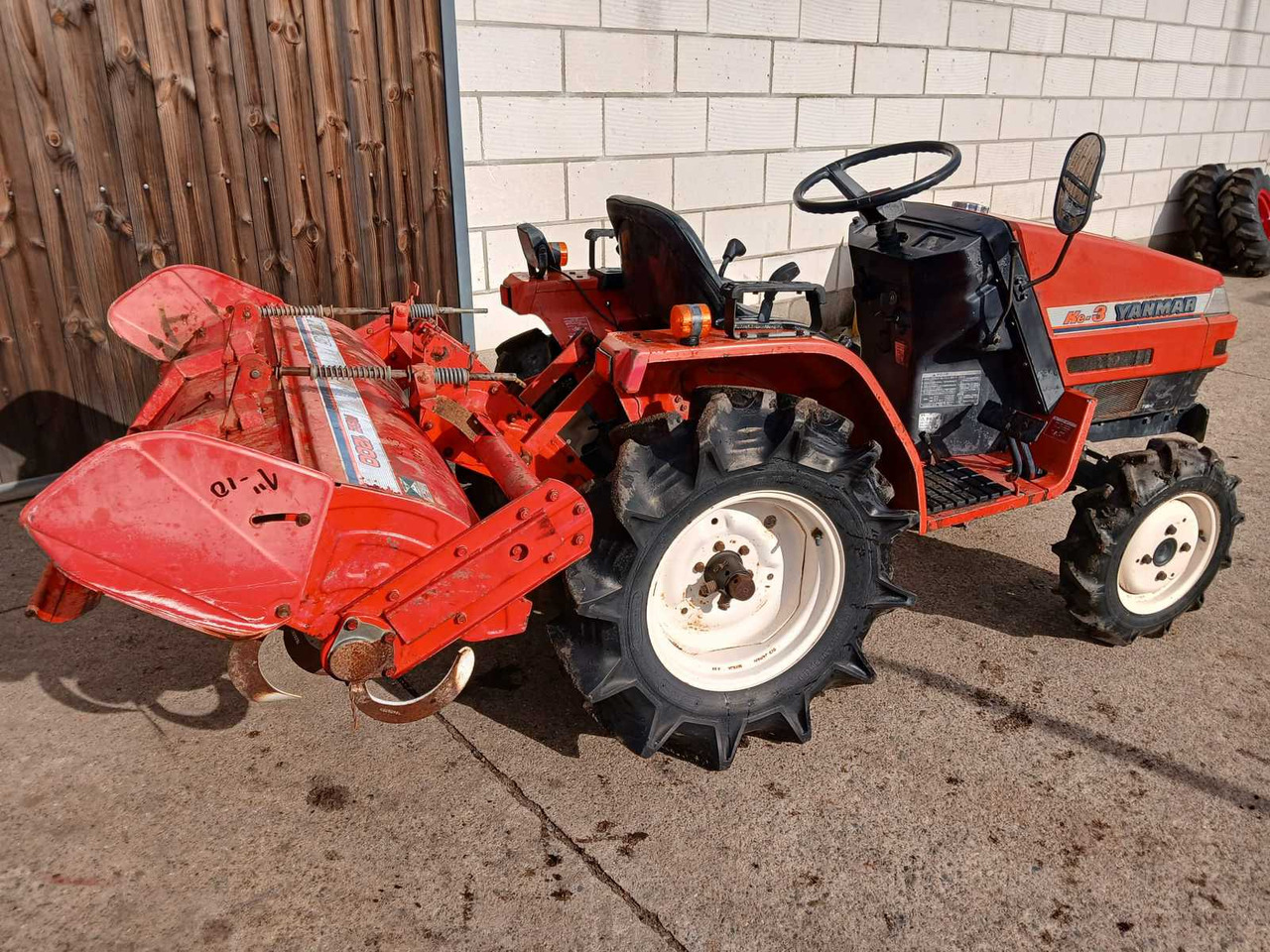 Yanmar Ke-3 - Traktor kompak: gambar 2 Yanmar Ke-3 - Traktor kompak: gambar 2