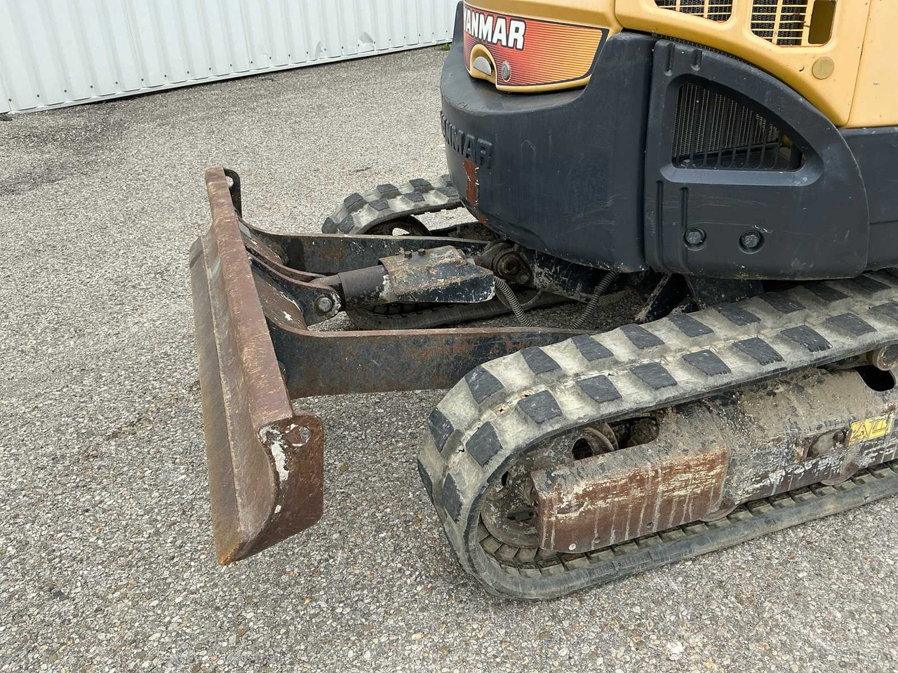 Yanmar VIO25-4 - Ekskavator perayap: gambar 5 Yanmar VIO25-4 - Ekskavator perayap: gambar 5