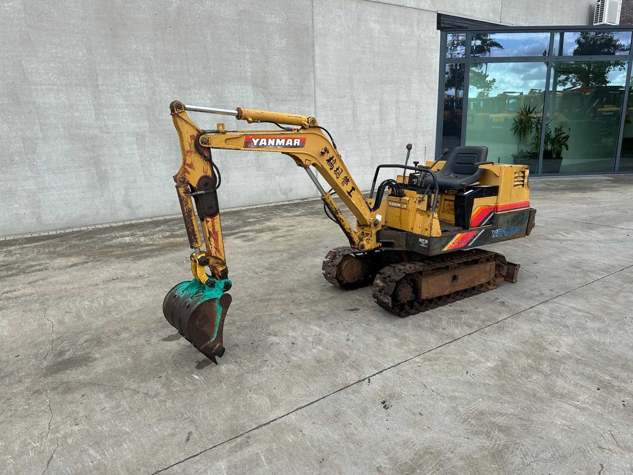 Yanmar YB151U - Ekskavator perayap: gambar 1 Yanmar YB151U - Ekskavator perayap: gambar 1