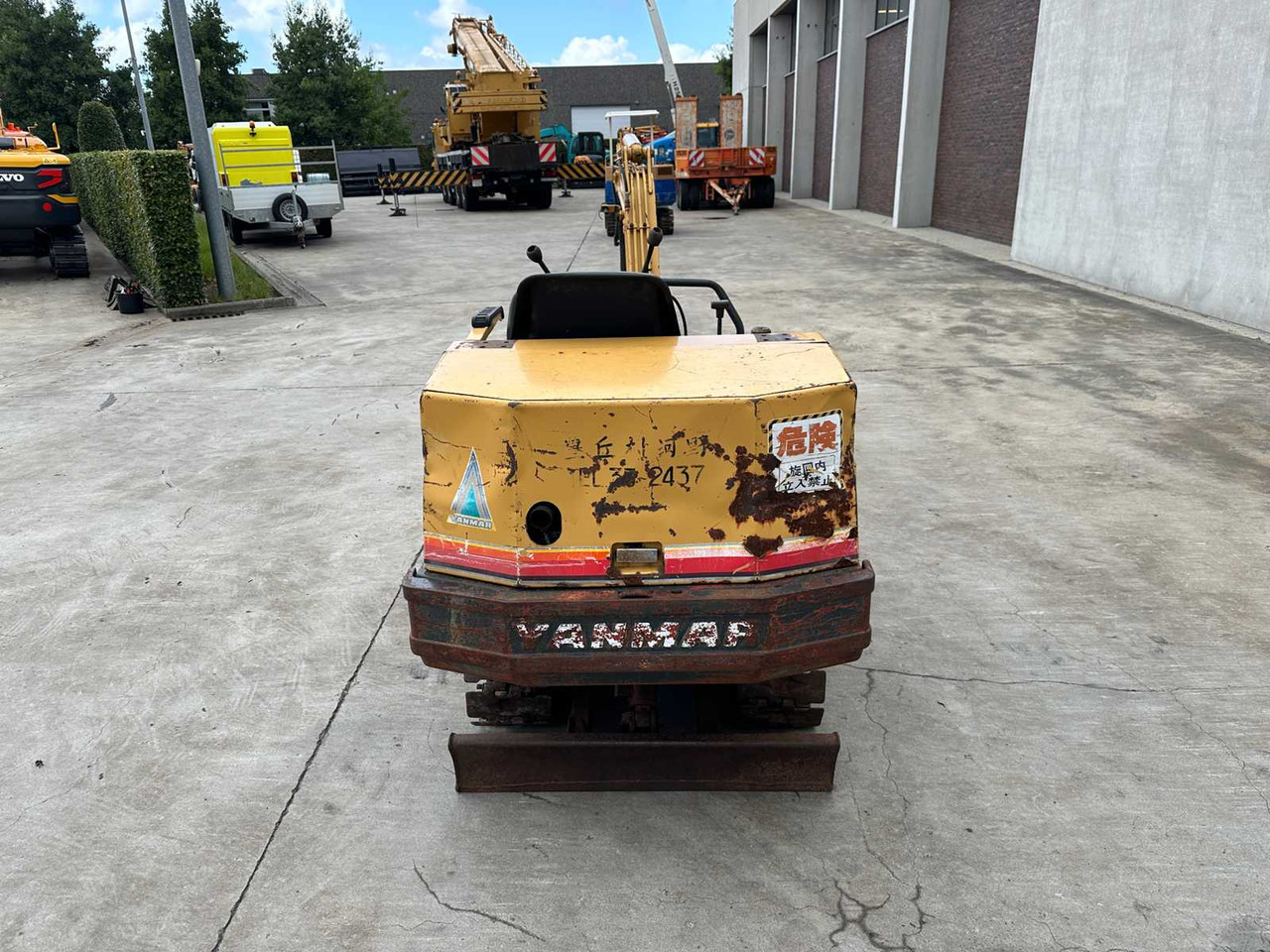 Yanmar YB151U - Ekskavator perayap: gambar 5 Yanmar YB151U - Ekskavator perayap: gambar 5