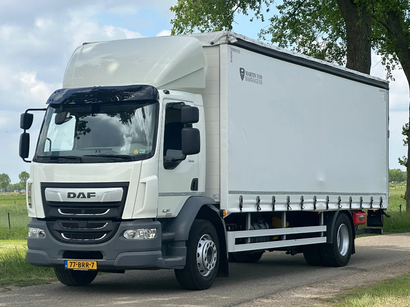 DAF CF 320 LF320.18 EURO6. SchuifzeilBakwagen met Laadklep. in TOPSTAAT! - Truk dengan terpal samping: gambar 1 DAF CF 320 LF320.18 EURO6. SchuifzeilBakwagen met Laadklep. in TOPSTAAT! - Truk dengan terpal samping: gambar 1