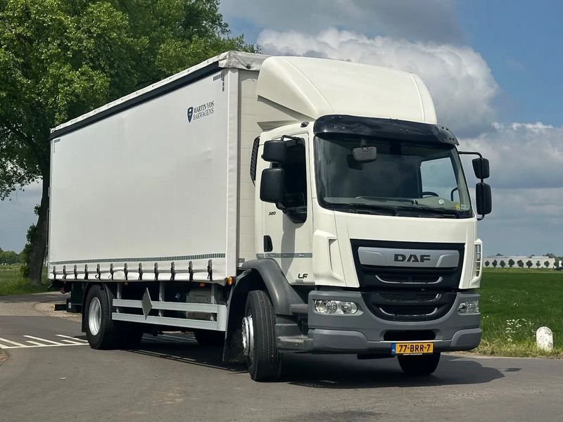 DAF CF 320 LF320.18 EURO6. SchuifzeilBakwagen met Laadklep. in TOPSTAAT! - Truk dengan terpal samping: gambar 2 DAF CF 320 LF320.18 EURO6. SchuifzeilBakwagen met Laadklep. in TOPSTAAT! - Truk dengan terpal samping: gambar 2