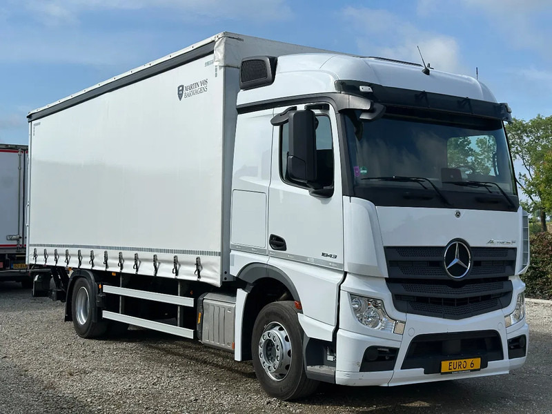 Mercedes-Benz Actros 1843 ACTROS 1843L 2022. 183432km Schuifzeil met Laadklep 2000kg - Truk dengan terpal samping: gambar 2 Mercedes-Benz Actros 1843 ACTROS 1843L 2022. 183432km Schuifzeil met Laadklep 2000kg - Truk dengan terpal samping: gambar 2
