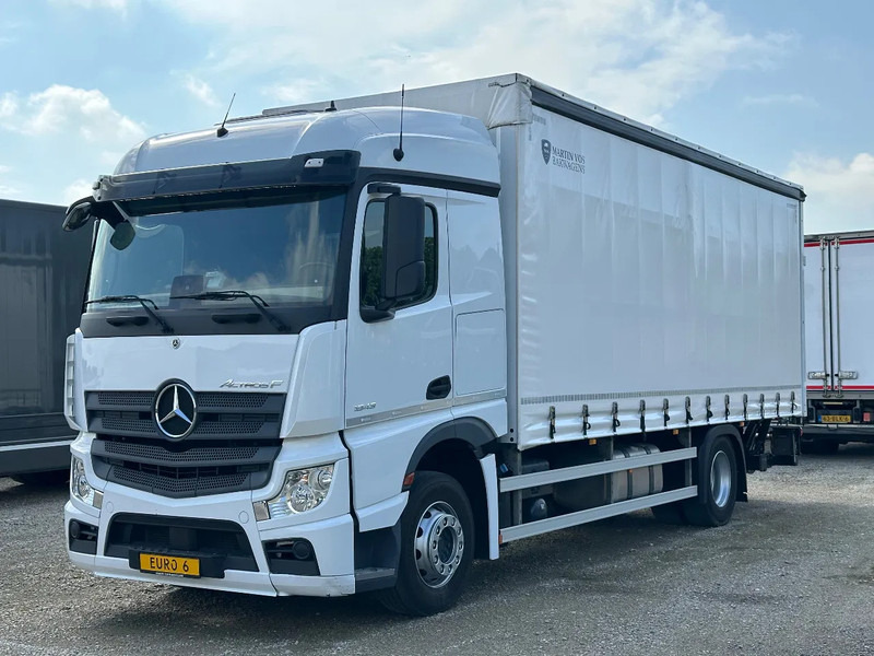 Mercedes-Benz Actros 1843 ACTROS 1843L 2022. 183432km Schuifzeil met Laadklep 2000kg - Truk dengan terpal samping: gambar 1 Mercedes-Benz Actros 1843 ACTROS 1843L 2022. 183432km Schuifzeil met Laadklep 2000kg - Truk dengan terpal samping: gambar 1