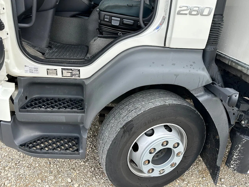 Volvo FL FL280.16 EURO6. 2022. 92747km. - Truk box: gambar 5 Volvo FL FL280.16 EURO6. 2022. 92747km. - Truk box: gambar 5