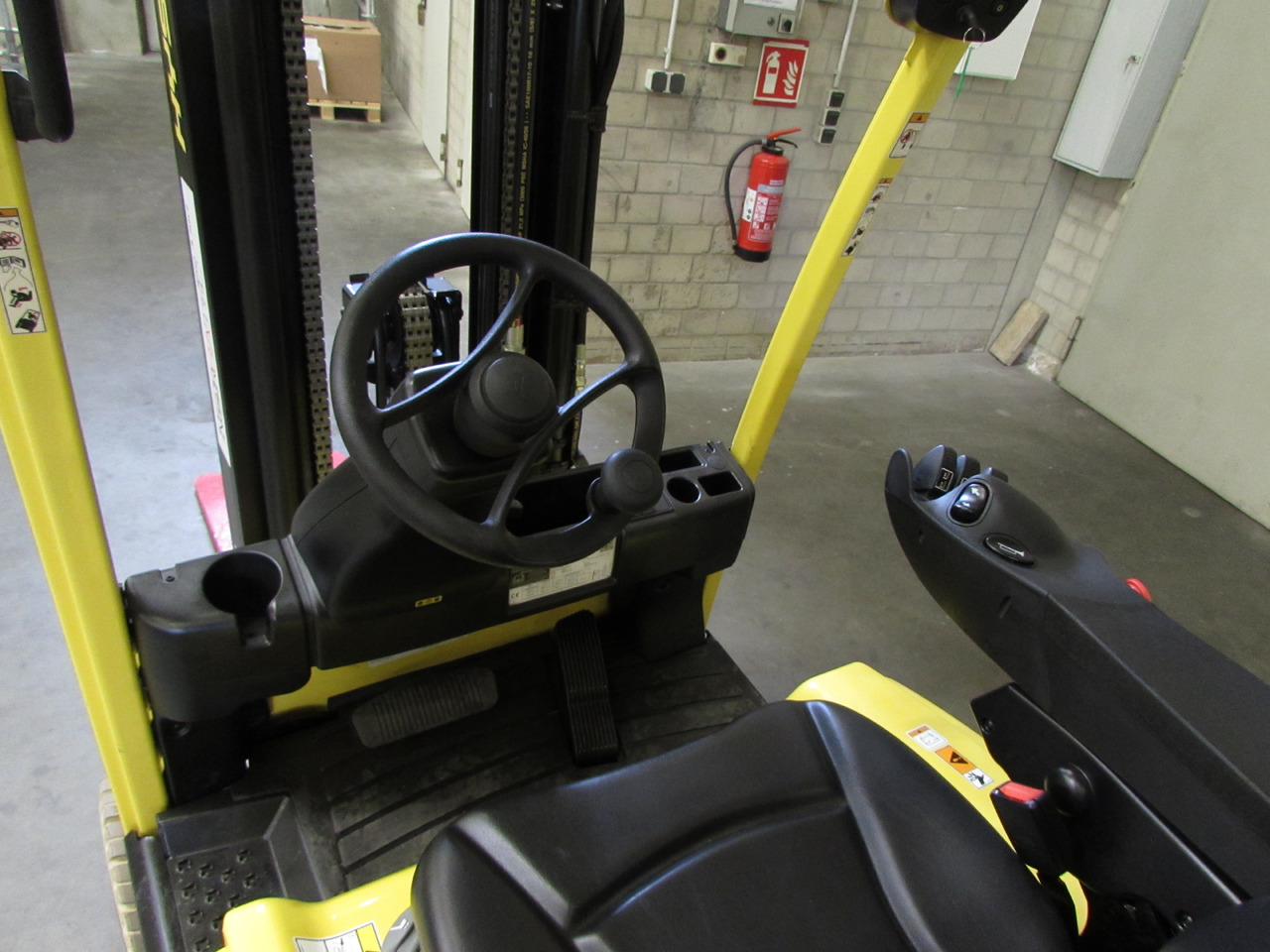 Hyster J2.0XNT MWB - Forklift listrik: gambar 5 Hyster J2.0XNT MWB - Forklift listrik: gambar 5