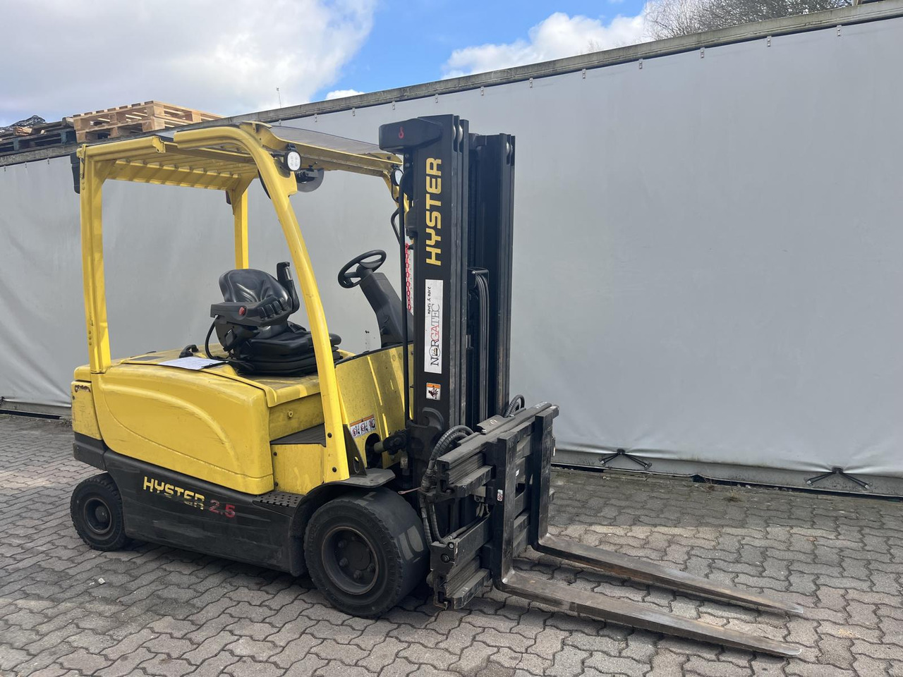 Hyster J2.5XN - Forklift listrik: gambar 1 Hyster J2.5XN - Forklift listrik: gambar 1