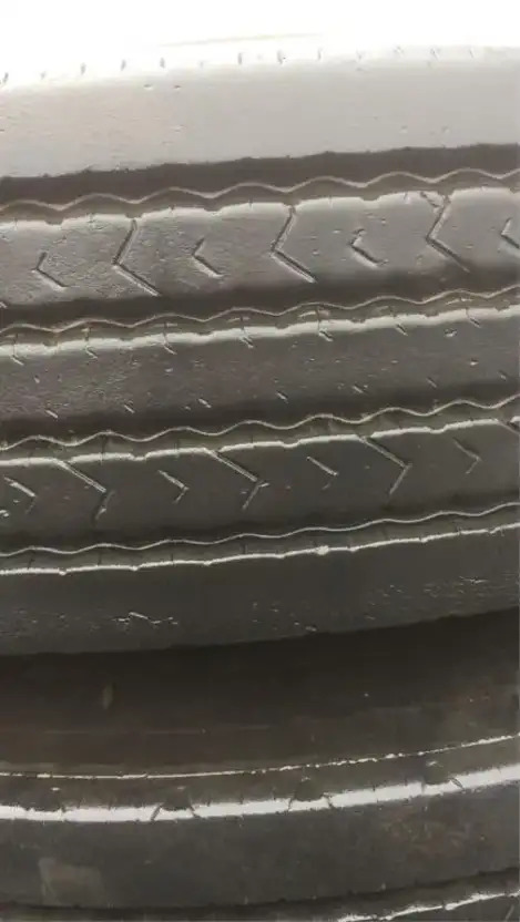 Dunlop Band + velg 255/70x22.5 - Ban untuk Truk: gambar 1 Dunlop Band + velg 255/70x22.5 - Ban untuk Truk: gambar 1