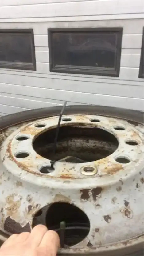 Dunlop Band + velg 255/70x22.5 - Ban untuk Truk: gambar 2 Dunlop Band + velg 255/70x22.5 - Ban untuk Truk: gambar 2