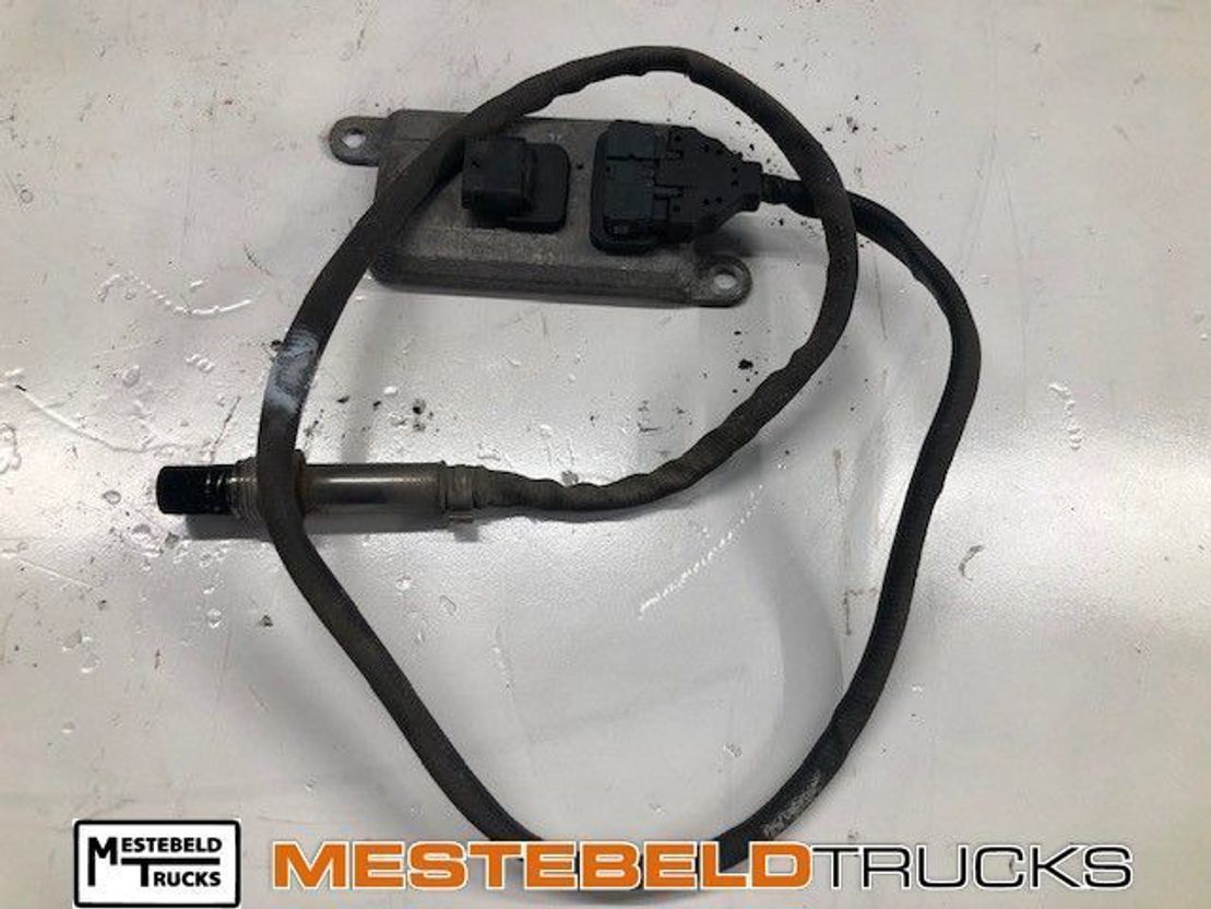 Iveco NOX sensor ML80E18 - Sistem listrik untuk Truk: gambar 1 Iveco NOX sensor ML80E18 - Sistem listrik untuk Truk: gambar 1