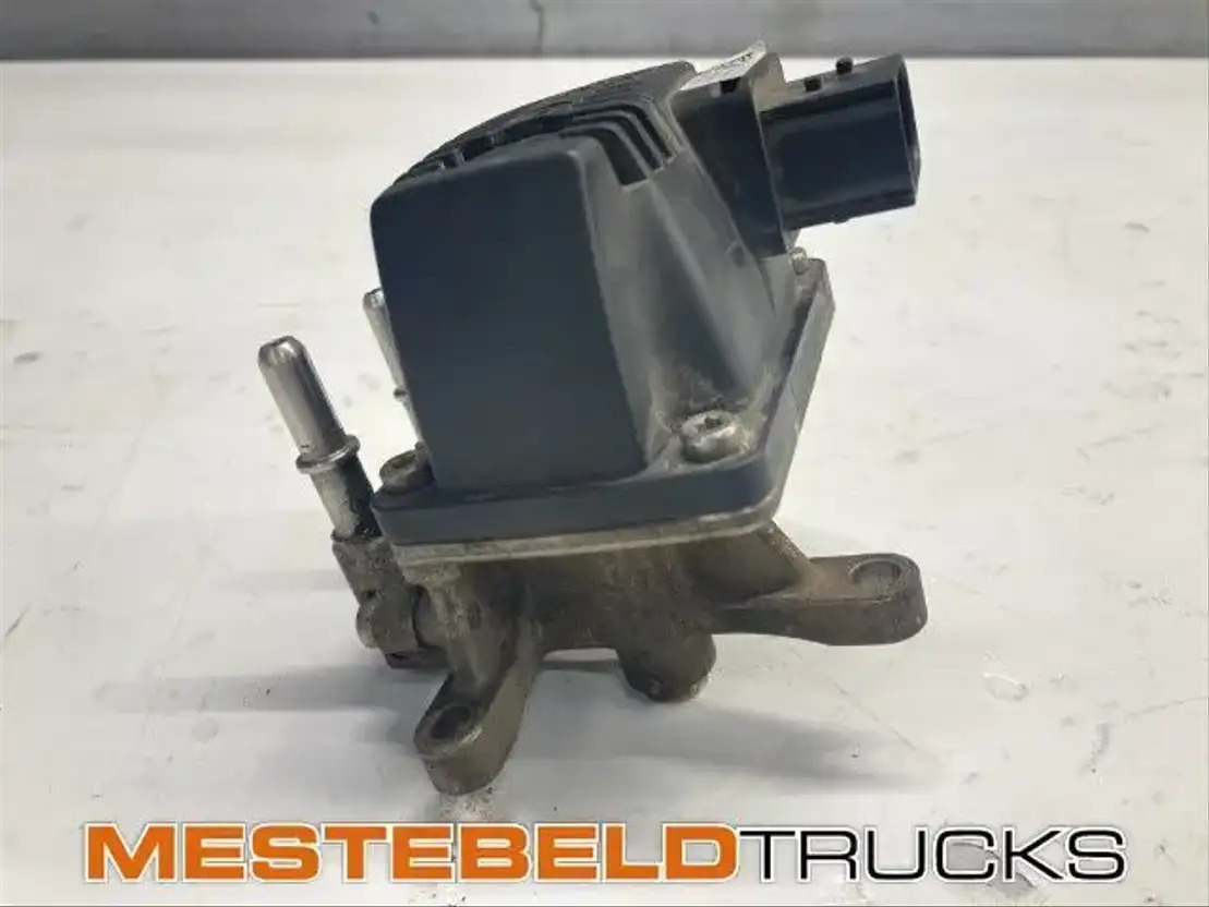 Mercedes-Benz Adblue doseermodule - Sistem pembuangan untuk Truk: gambar 1 Mercedes-Benz Adblue doseermodule - Sistem pembuangan untuk Truk: gambar 1