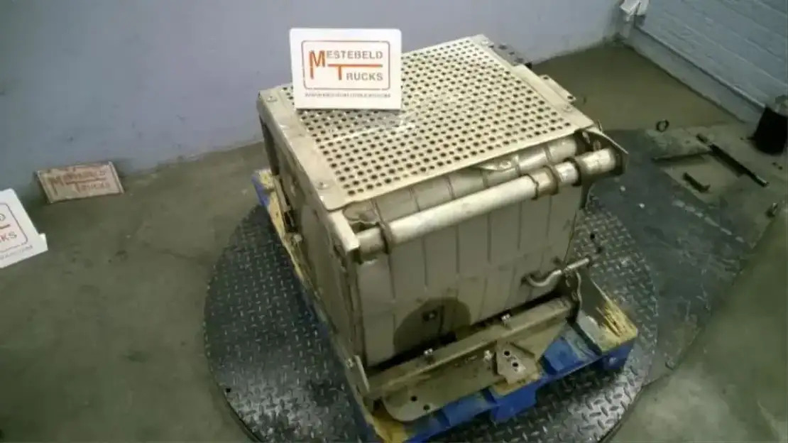 Mercedes-Benz Katalysator 230 L - Sistem pembuangan untuk Truk: gambar 1 Mercedes-Benz Katalysator 230 L - Sistem pembuangan untuk Truk: gambar 1