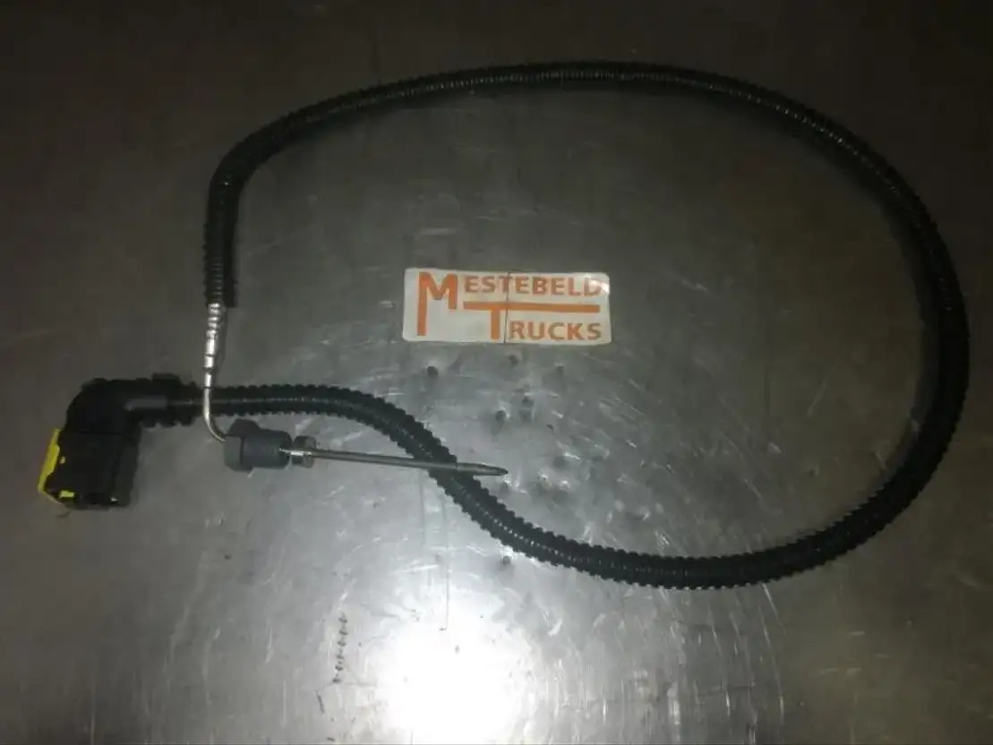 Mercedes-Benz Temperatuursensor katalysator - Sistem listrik untuk Truk: gambar 1 Mercedes-Benz Temperatuursensor katalysator - Sistem listrik untuk Truk: gambar 1