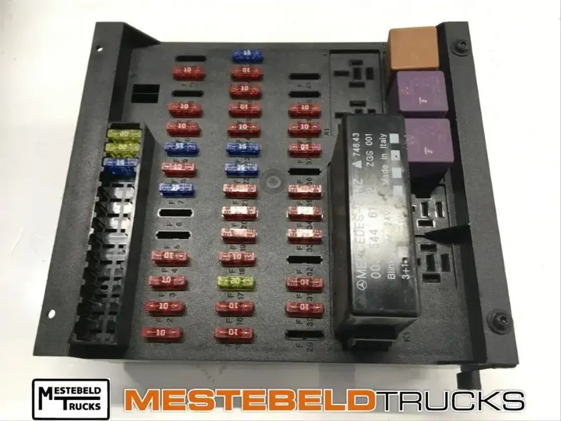 Mercedes-Benz Zekeringkast Atego 1823 - Sistem listrik untuk Truk: gambar 1 Mercedes-Benz Zekeringkast Atego 1823 - Sistem listrik untuk Truk: gambar 1