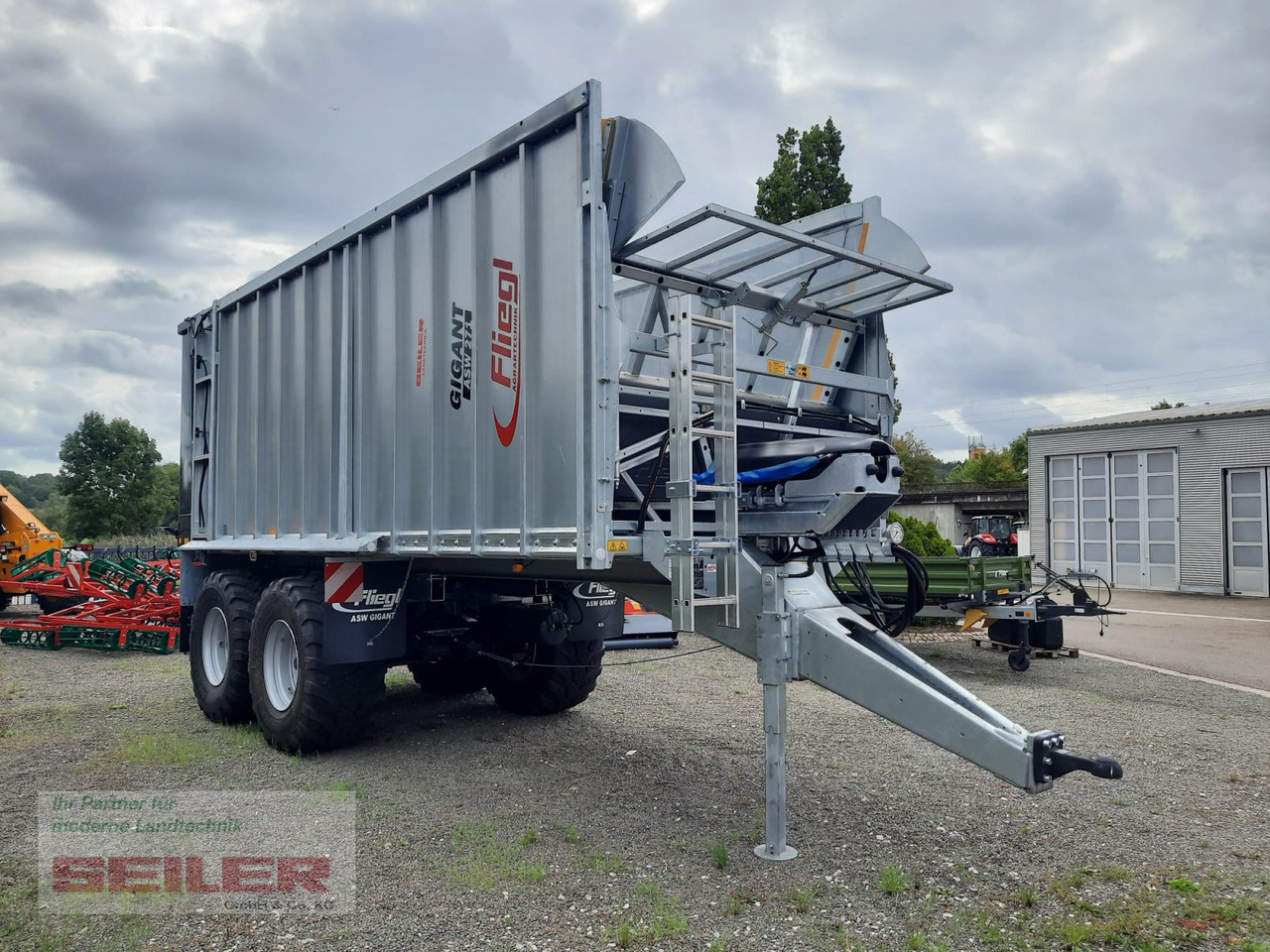 Fliegl ASW 271 C FOX "Franken-Renner" 40m³ - Keranjang pemuatan sendiri: gambar 2 Fliegl ASW 271 C FOX "Franken-Renner" 40m³ - Keranjang pemuatan sendiri: gambar 2