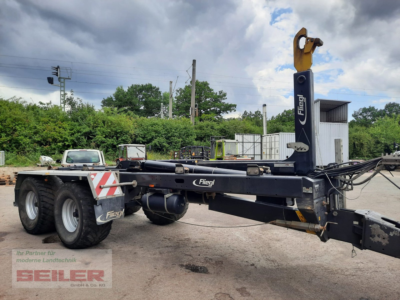 Fliegl HKL 22 Tandem - Trailer lewati: gambar 2 Fliegl HKL 22 Tandem - Trailer lewati: gambar 2