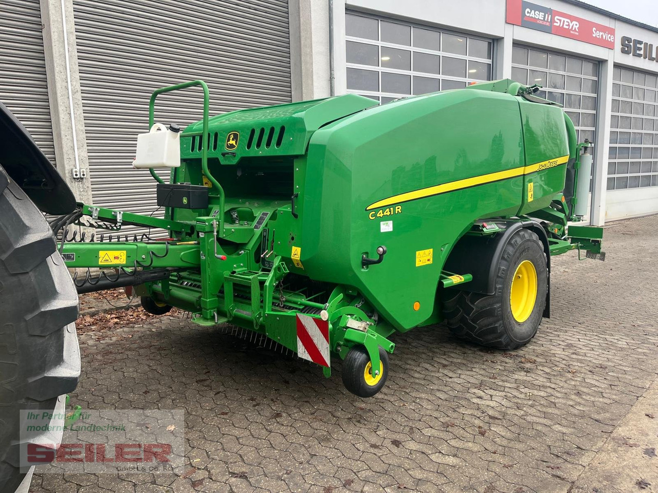 John Deere C441 R - Baler bulat: gambar 3 John Deere C441 R - Baler bulat: gambar 3