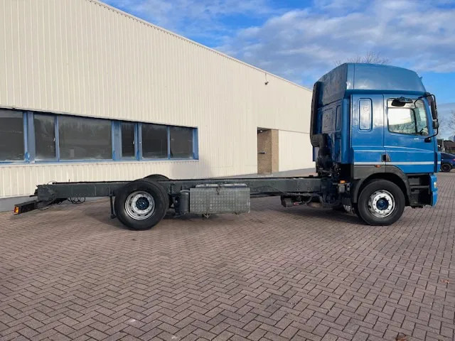 DAF CF 85.430 Manual gear Euro 4 - Truk sasis: gambar 5 DAF CF 85.430 Manual gear Euro 4 - Truk sasis: gambar 5