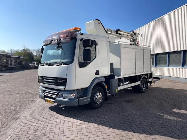 DAF LF 45.160 CUSTERS Hoogwerker 14,5 mtr / Skyworker 14,5mtr - Platform udara yang dipasang di truk: gambar 4 DAF LF 45.160 CUSTERS Hoogwerker 14,5 mtr / Skyworker 14,5mtr - Platform udara yang dipasang di truk: gambar 4