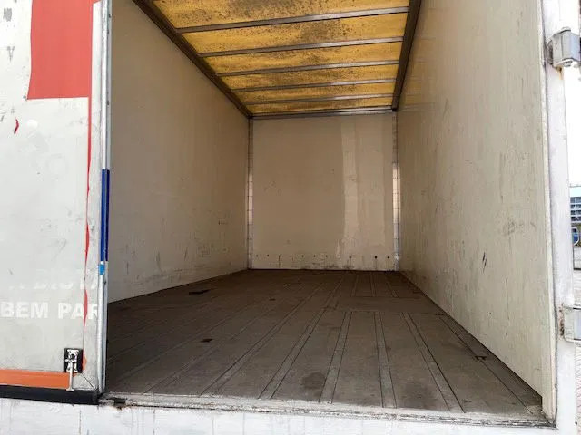 DAF XF 95.380 Euro 2 Manual-Gear - Truk box: gambar 5 DAF XF 95.380 Euro 2 Manual-Gear - Truk box: gambar 5