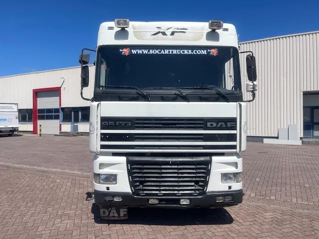 DAF XF 95 8 Tires (6x2) euro 2 - Truk flatbed: gambar 2 DAF XF 95 8 Tires (6x2) euro 2 - Truk flatbed: gambar 2