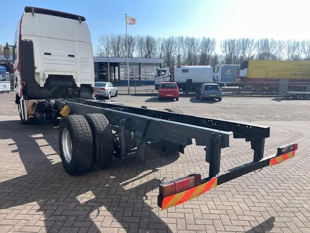 MAN TGA 18.460 Euro 3 Manual-gear Retarder - Truk sasis: gambar 5 MAN TGA 18.460 Euro 3 Manual-gear Retarder - Truk sasis: gambar 5