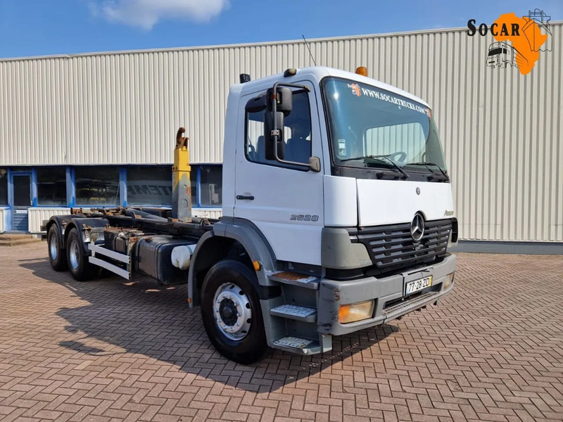 Mercedes-Benz Atego 2628 6x4 Euro 3 Manual Gear full steel suspension - Hook lift: gambar 1 Mercedes-Benz Atego 2628 6x4 Euro 3 Manual Gear full steel suspension - Hook lift: gambar 1