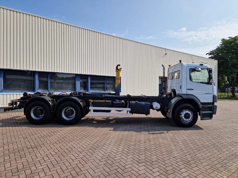 Mercedes-Benz Atego 2628 6x4 Euro 3 Manual Gear full steel suspension - Hook lift: gambar 4 Mercedes-Benz Atego 2628 6x4 Euro 3 Manual Gear full steel suspension - Hook lift: gambar 4