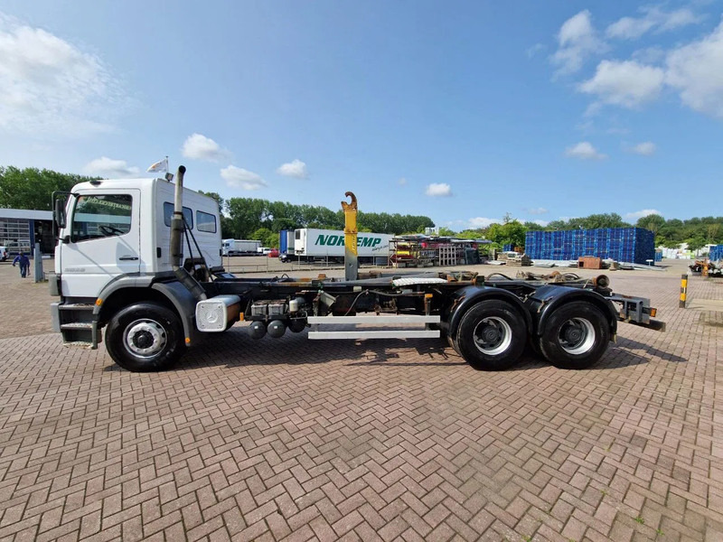 Mercedes-Benz Atego 2628 6x4 Euro 3 Manual Gear full steel suspension - Hook lift: gambar 5 Mercedes-Benz Atego 2628 6x4 Euro 3 Manual Gear full steel suspension - Hook lift: gambar 5