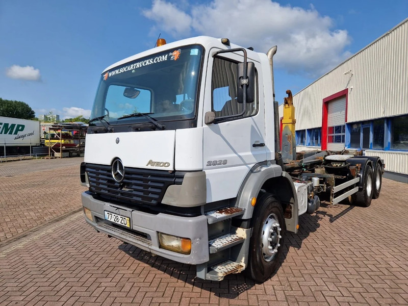Mercedes-Benz Atego 2628 6x4 Euro 3 Manual Gear full steel suspension - Hook lift: gambar 2 Mercedes-Benz Atego 2628 6x4 Euro 3 Manual Gear full steel suspension - Hook lift: gambar 2