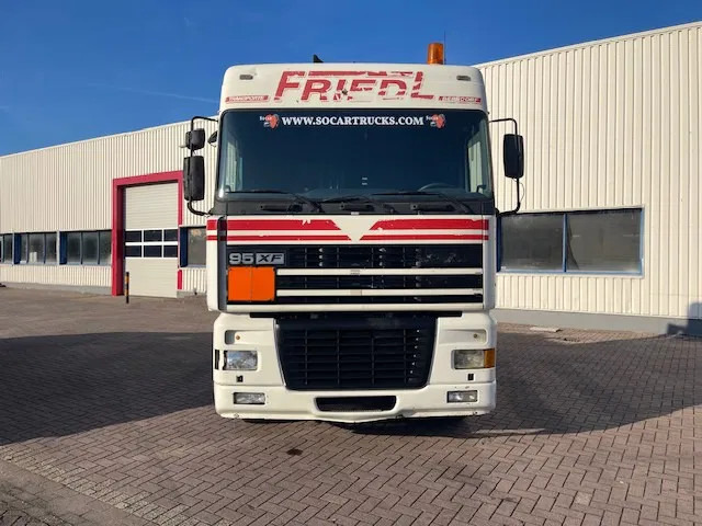 DAF XF 95.430 Manual-Gear Euro 3 - Tractor head: gambar 2 DAF XF 95.430 Manual-Gear Euro 3 - Tractor head: gambar 2