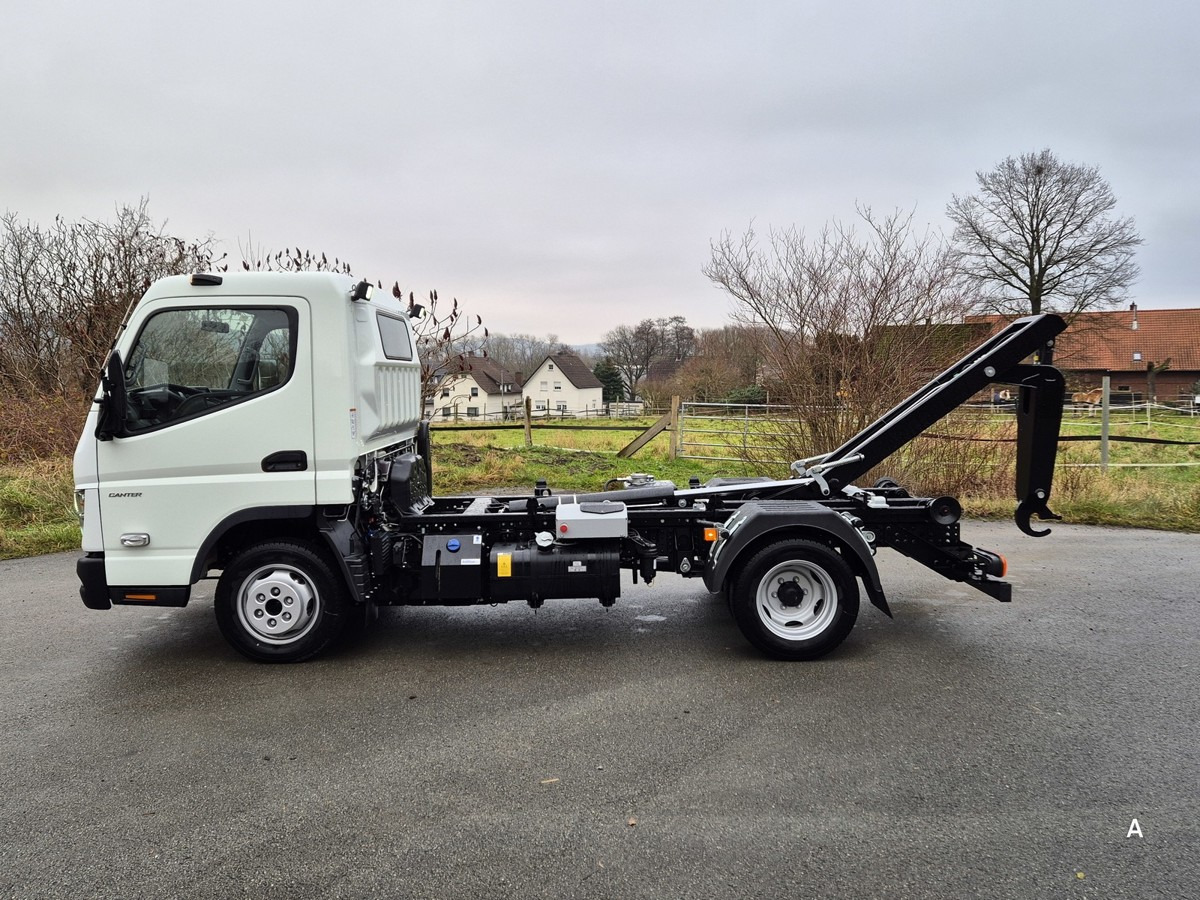 FUSO 3C15 Duonic Aut.City Abrollkipper AHK 3.5T - Hook lift: gambar 4 FUSO 3C15 Duonic Aut.City Abrollkipper AHK 3.5T - Hook lift: gambar 4
