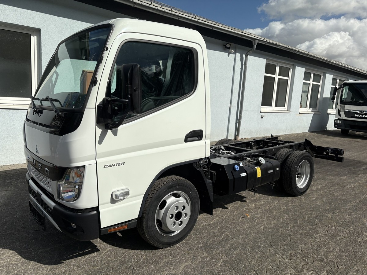 FUSO 3S15 Fahrgestell 2500 Nebenantrieb - Truk sasis: gambar 1 FUSO 3S15 Fahrgestell 2500 Nebenantrieb - Truk sasis: gambar 1