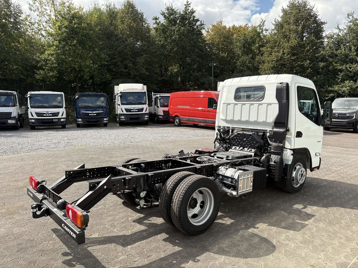 FUSO 3S15 Fahrgestell 2500 Nebenantrieb - Truk sasis: gambar 5 FUSO 3S15 Fahrgestell 2500 Nebenantrieb - Truk sasis: gambar 5