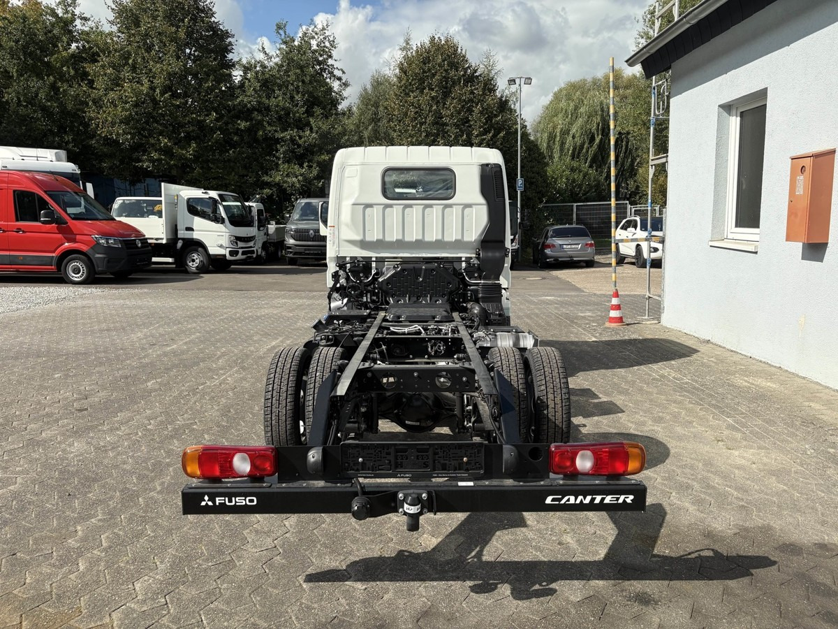 FUSO 3S15 Fahrgestell 2500 Nebenantrieb - Truk sasis: gambar 4 FUSO 3S15 Fahrgestell 2500 Nebenantrieb - Truk sasis: gambar 4